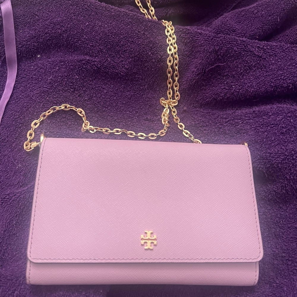 Tory Burch Emerson Crossbody Bag violet Saffiano Leather. chain crossbody strap